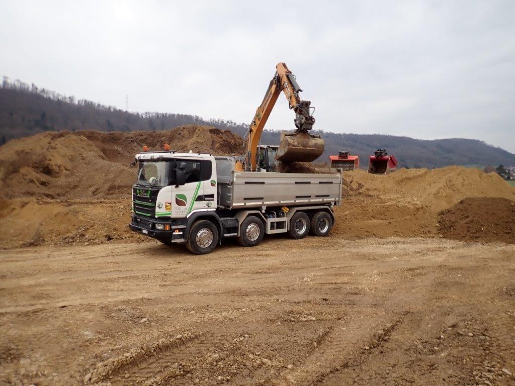 Baselland LKW Baustelle Stand Transport.jpg