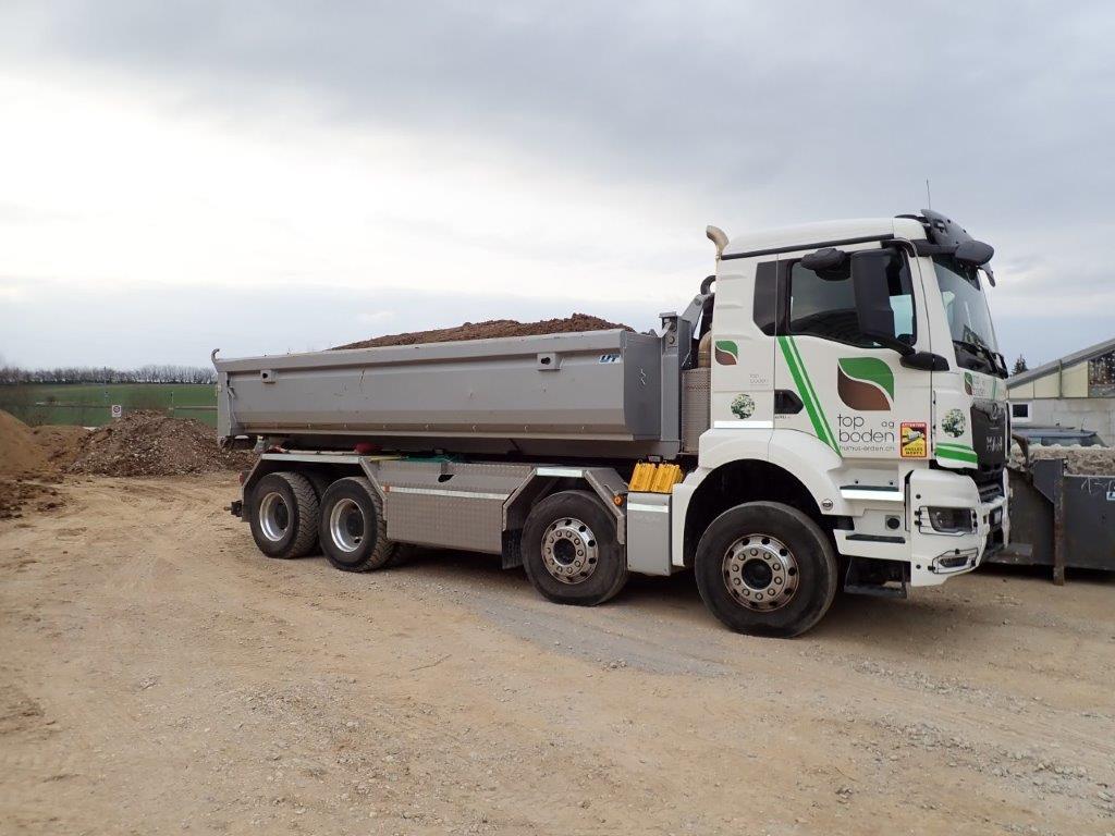 materialinmulde lkw basel und baselland.jpg